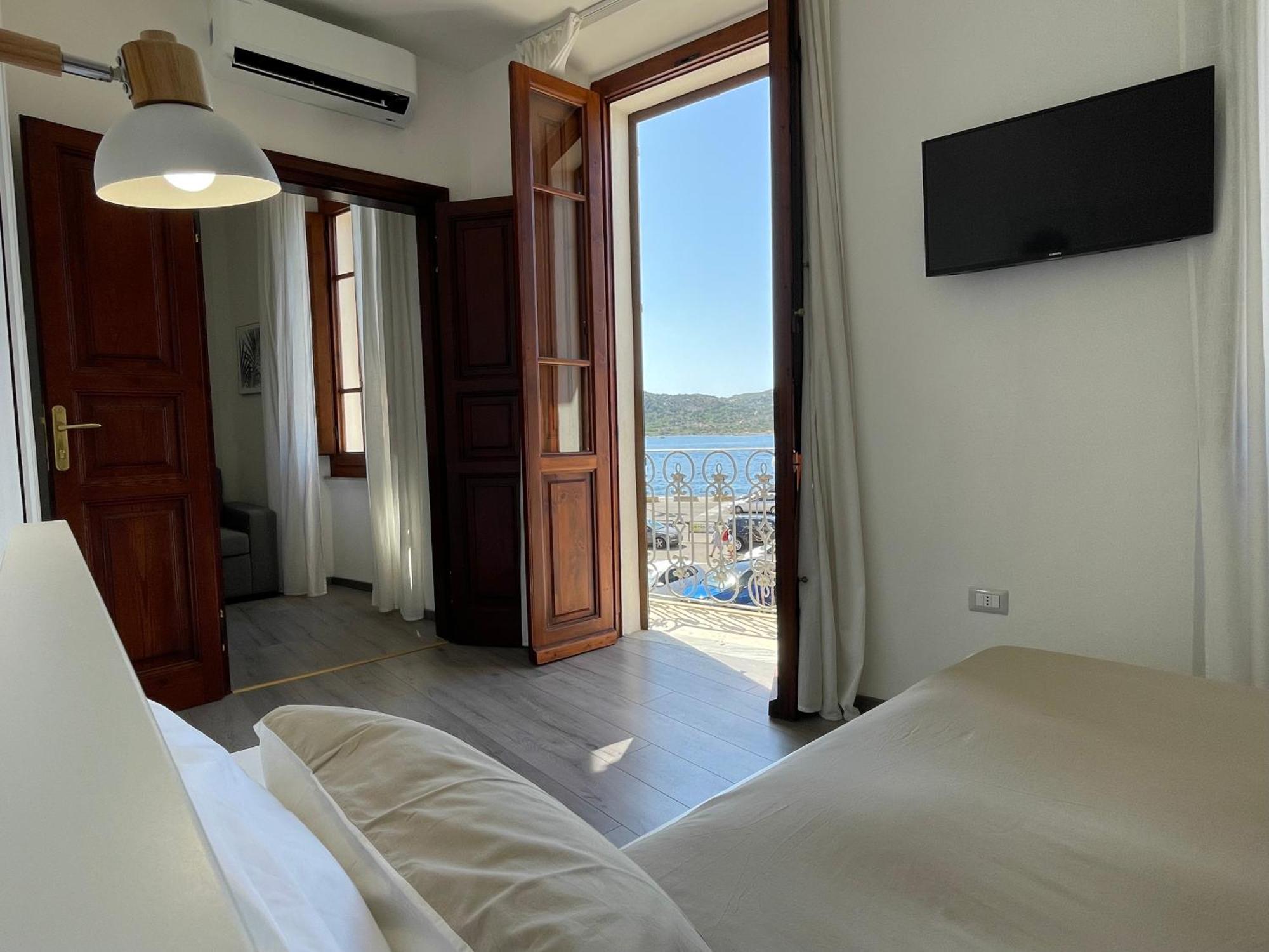 Il Caracolo Rooms La Maddalena  Buitenkant foto