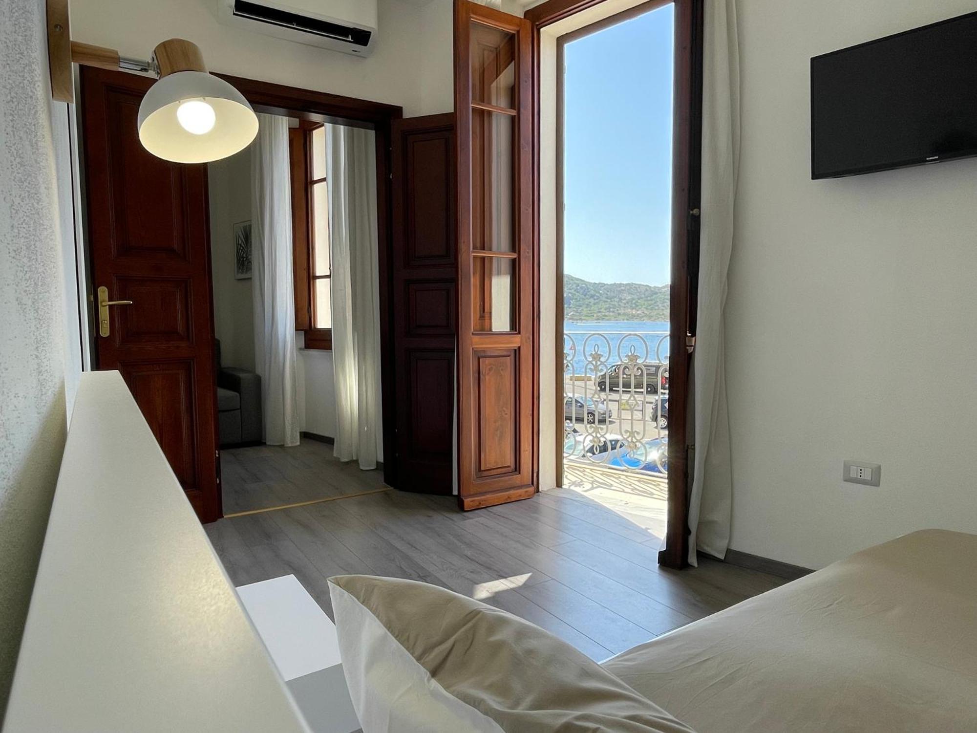 Il Caracolo Rooms La Maddalena  Buitenkant foto